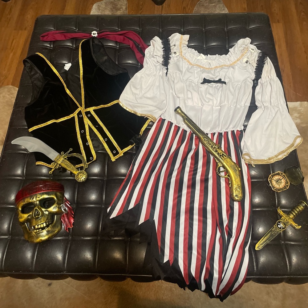 Women Pirate Costume with Striped Dress, Vest, Headscarf, FREE Assessories Sz XL